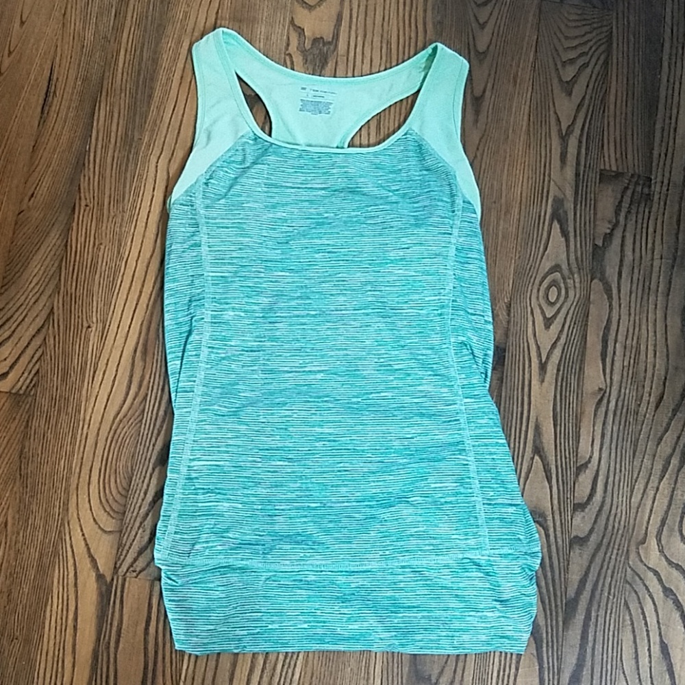 Tek Gear workout tank